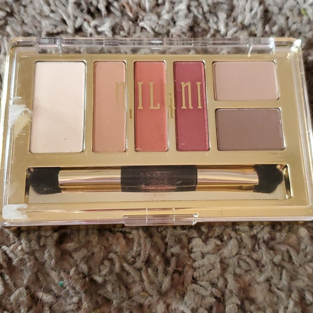 Eyeshadow palette